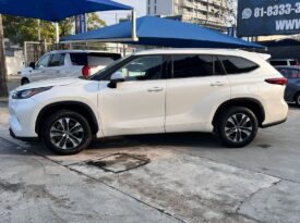 TOYOTA HIGHLANDER XLE 2020