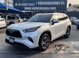 TOYOTA HIGHLANDER XLE 2020