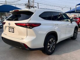 TOYOTA HIGHLANDER XLE 2020