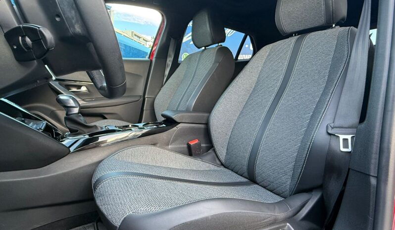 Peugeot 2008 Allure Pack PureTech 2025 lleno