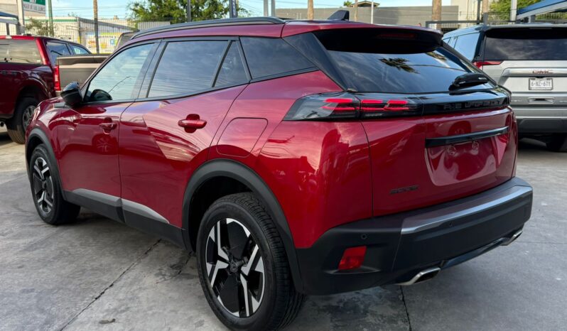 Peugeot 2008 Allure Pack PureTech 2025 lleno