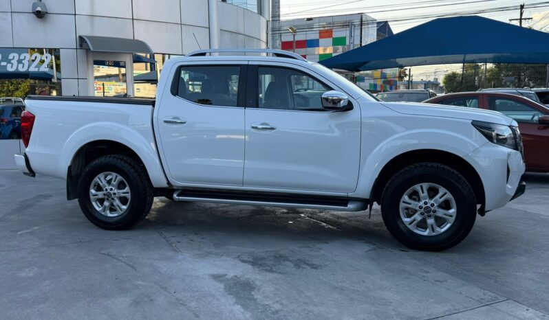 Nissan Frontier LE 2023 lleno