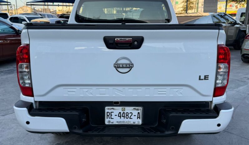 Nissan Frontier LE 2023 lleno