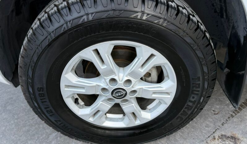 Nissan Frontier LE 2023 lleno