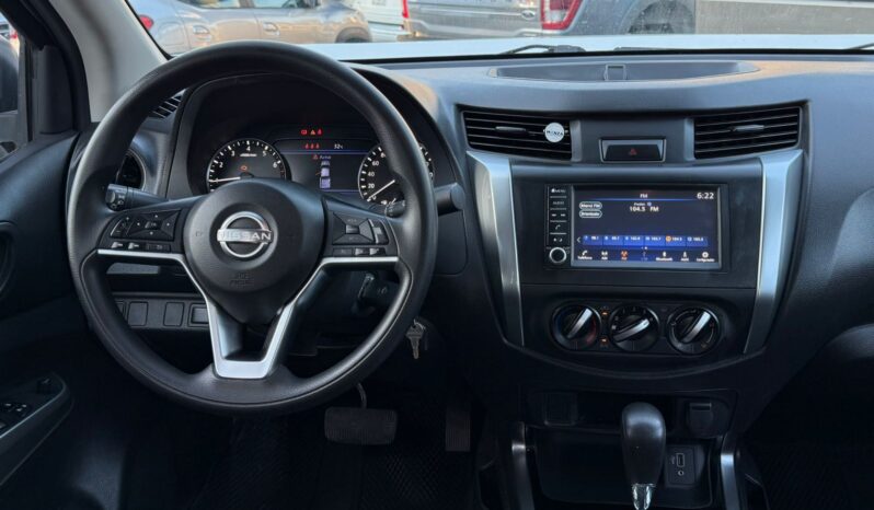 Nissan Frontier LE 2023 lleno