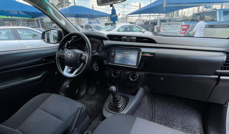 Toyota Hilux Estacas Base 2023 lleno