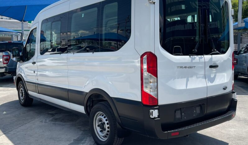 Ford Transit 15 Pasajeros 2022 lleno