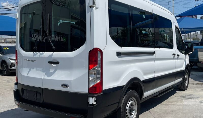 Ford Transit 15 Pasajeros 2022 lleno