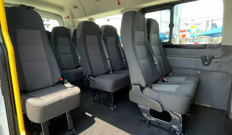 Ford Transit 15 Pasajeros 2022 lleno