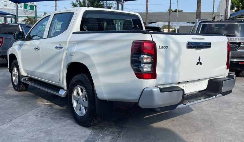 MITSUBISHI L200 GLX 2022 lleno
