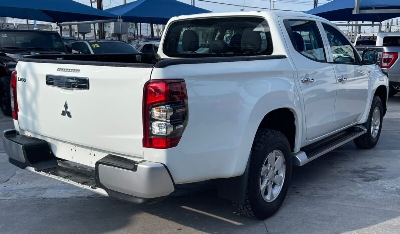 MITSUBISHI L200 GLX 2022 lleno