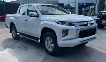 MITSUBISHI L200 GLX 2022 lleno