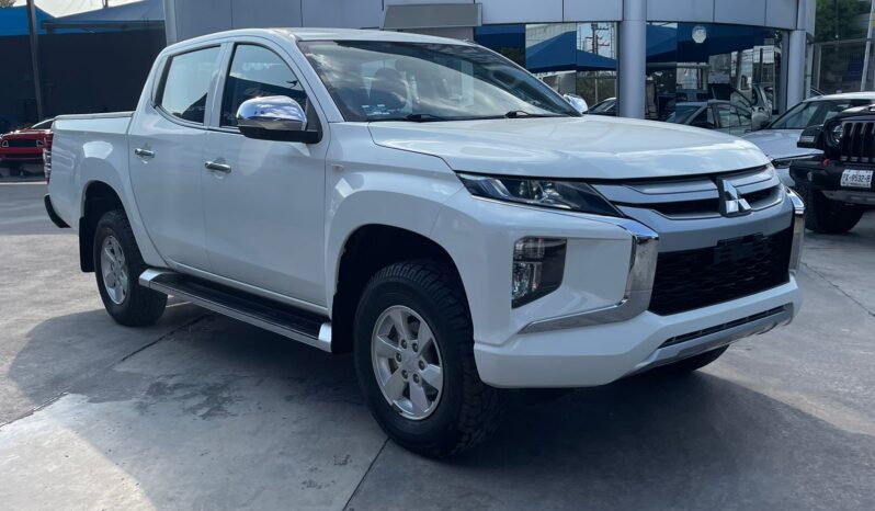 MITSUBISHI L200 GLX 2022 lleno