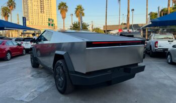TESLA CYBERBEAST 2024 lleno