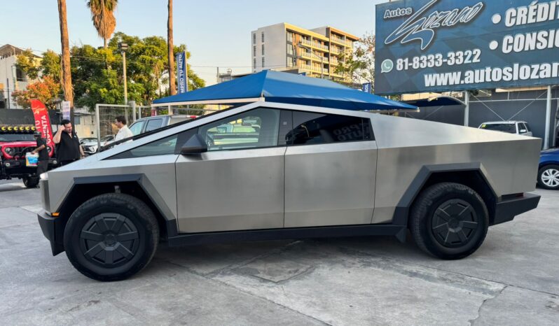 TESLA CYBERBEAST 2024 lleno