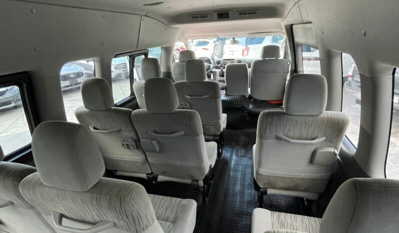 Nissan NV350 Urvan 15 Pasajeros 2021 lleno