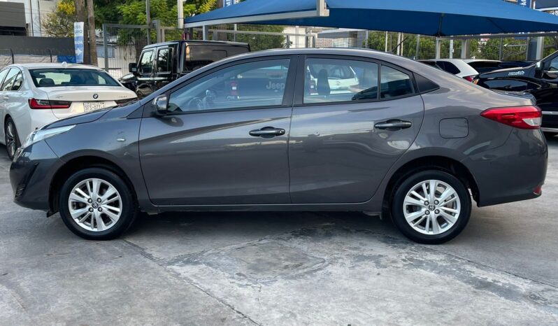 Toyota Yaris Core 2018 lleno