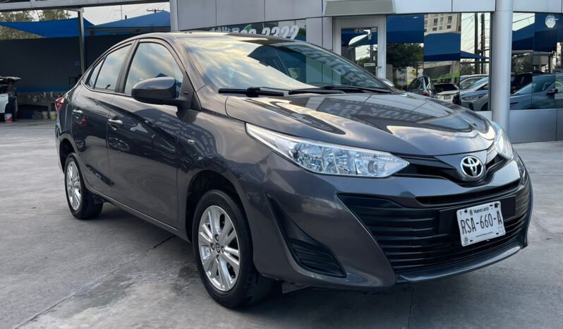 Toyota Yaris Core 2018 lleno