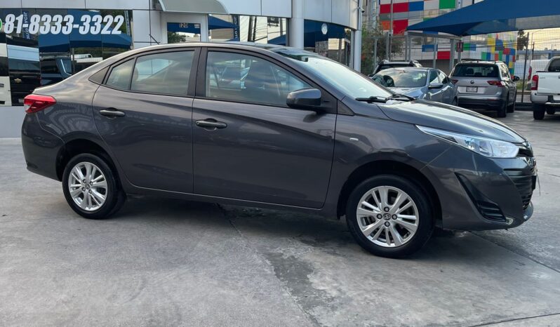 Toyota Yaris Core 2018 lleno