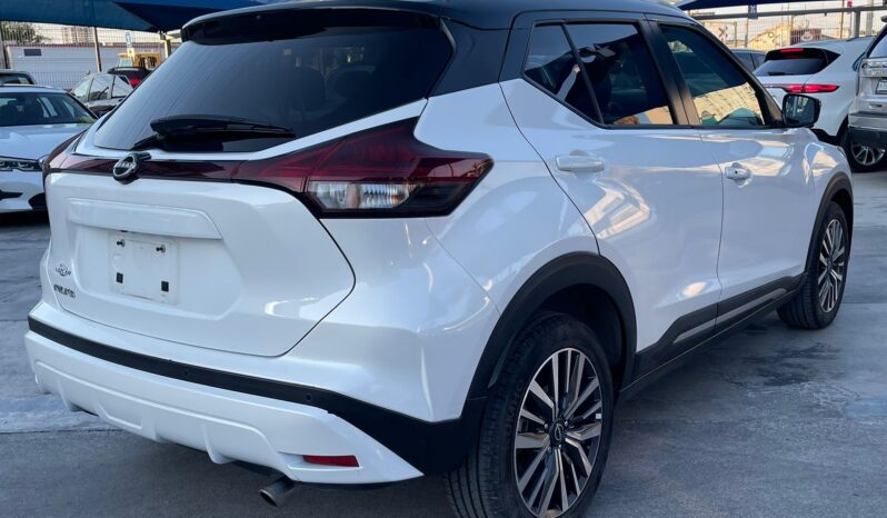 Nissan Kicks Platinum Bitono 2024 lleno