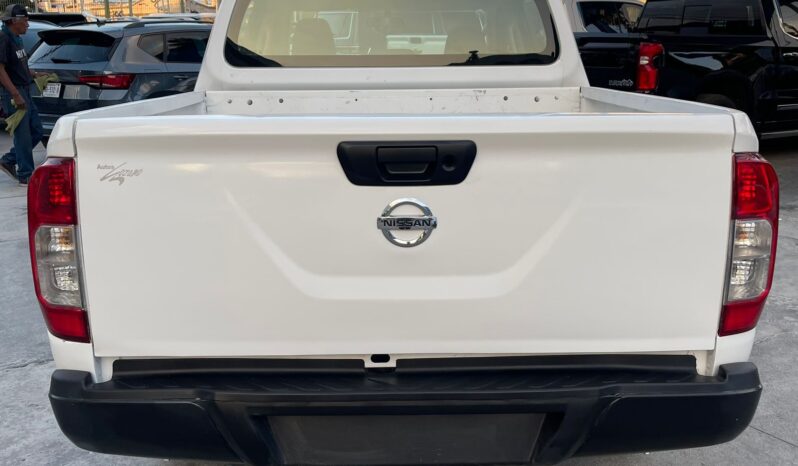 NISSAN NP300 2020 lleno