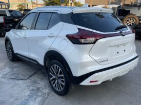 NISSAN KICKS PLATINUM 2022
