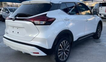 NISSAN KICKS PLATINUM 2022 lleno