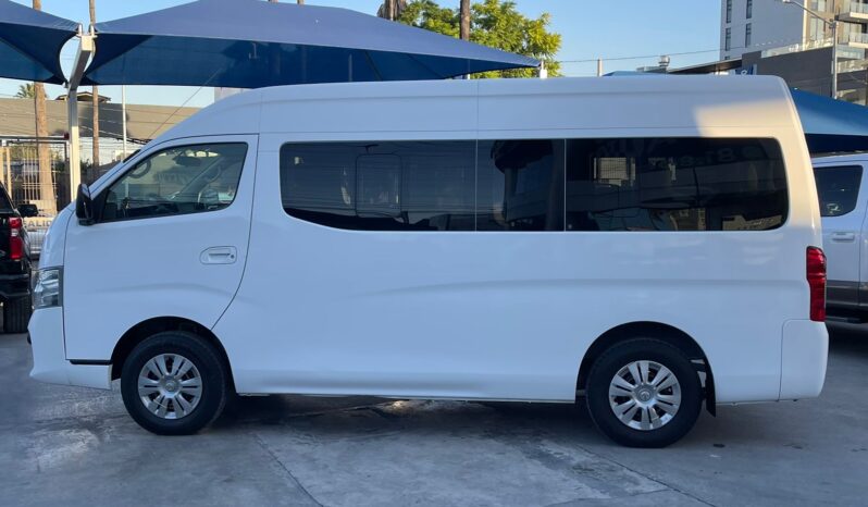 Nissan NV350 Urvan 12 Pasajeros 2018 lleno