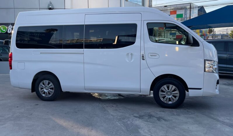 Nissan NV350 Urvan 12 Pasajeros 2018 lleno