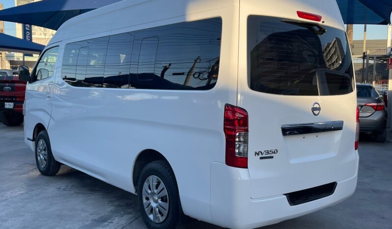 Nissan NV350 Urvan 12 Pasajeros 2018 lleno