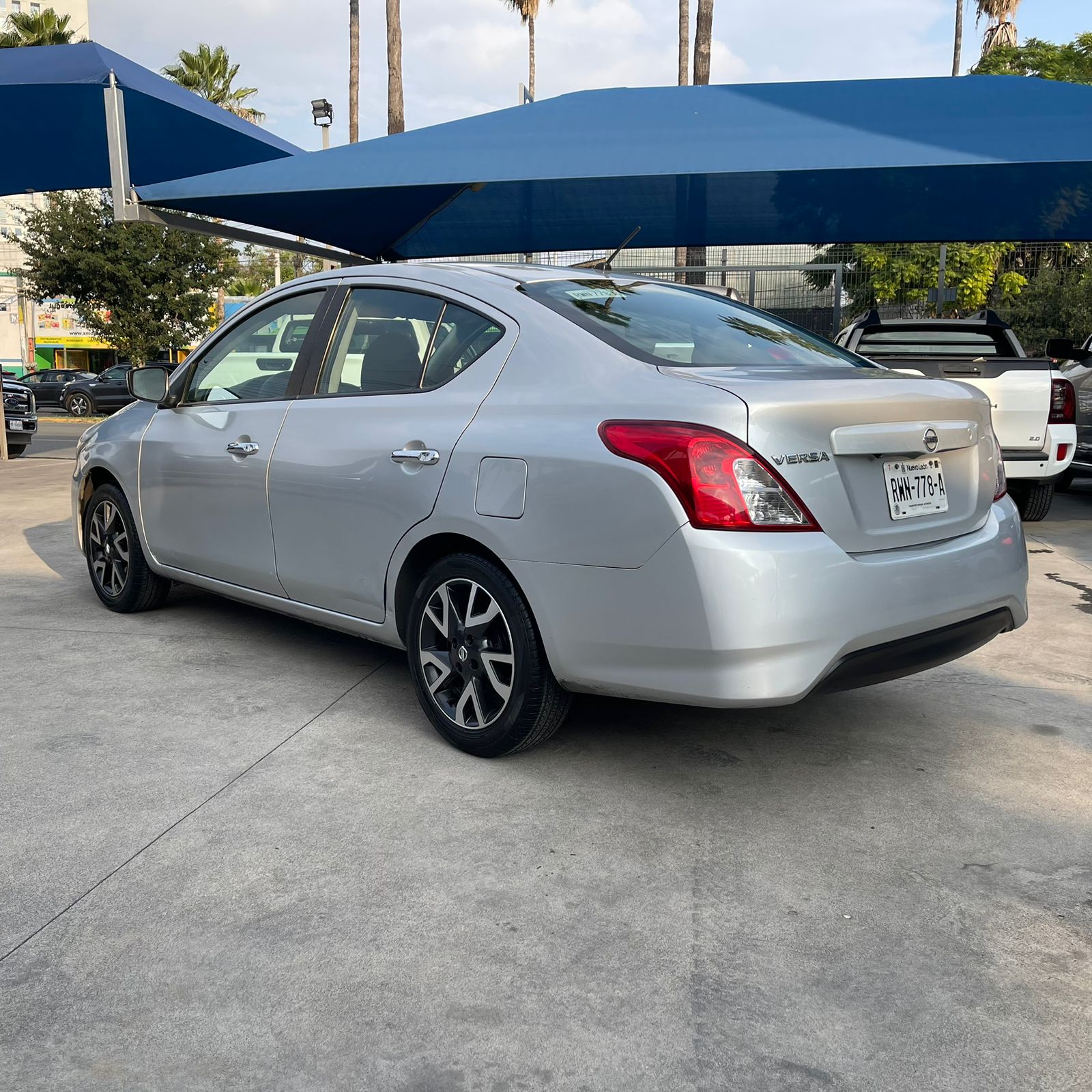 Nissan Versa Advance 2019