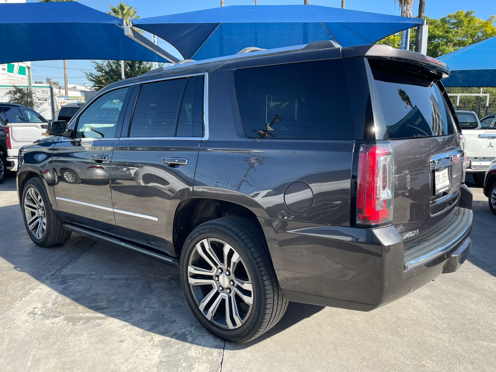 GMC Yukon Denali 2017