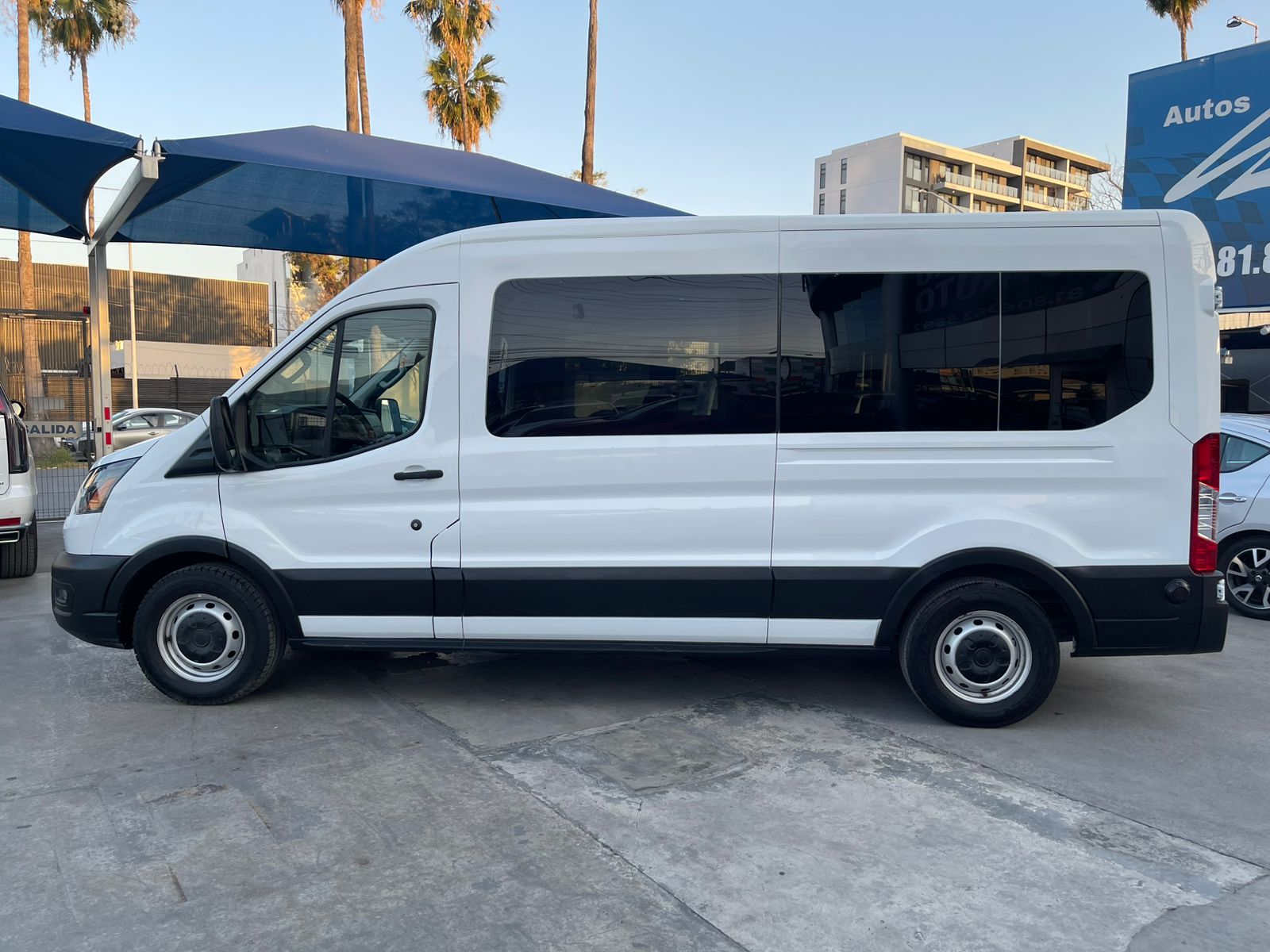 Ford Transit Van 15 Pasajeros Automática Gasolina 2020