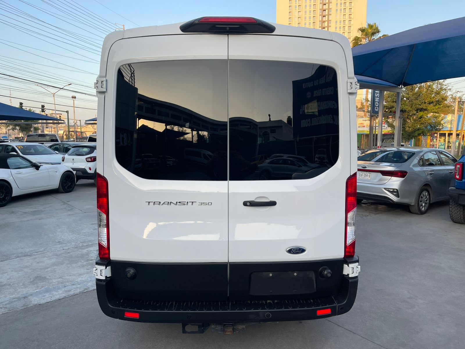 Ford Transit Van 15 Pasajeros Automática Gasolina 2020