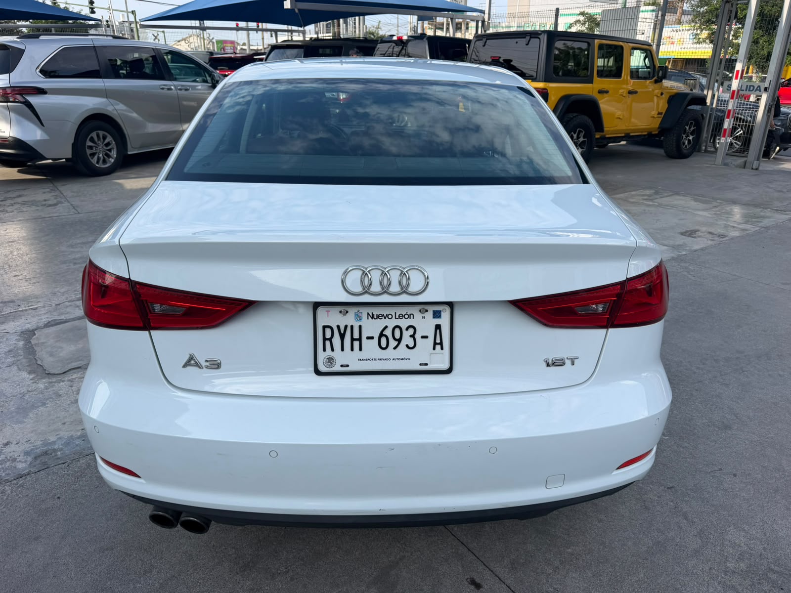 AUDI A3 ATTRACTION PLUS 2015