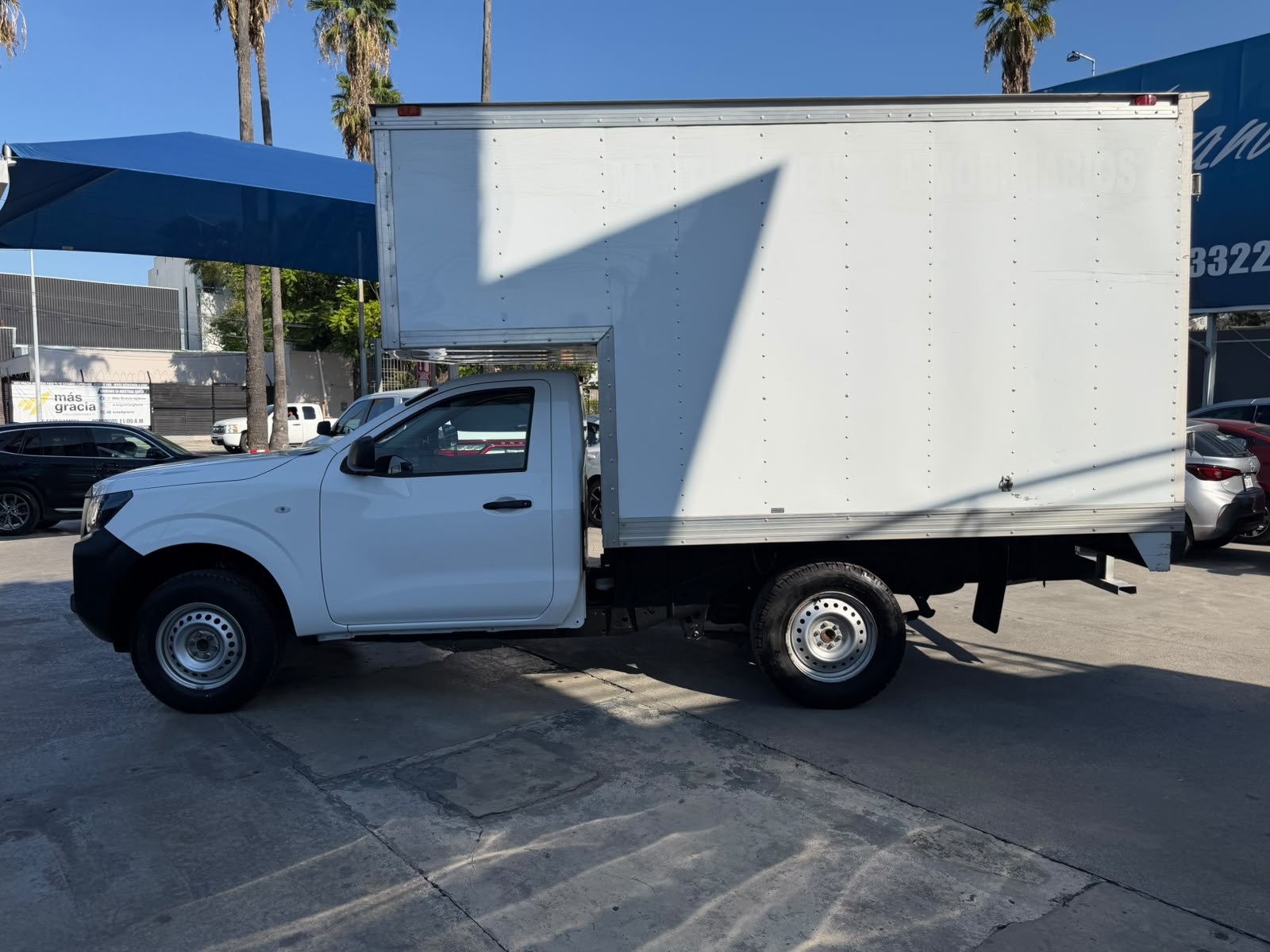 Nissan NP300 Caja Seca 2024