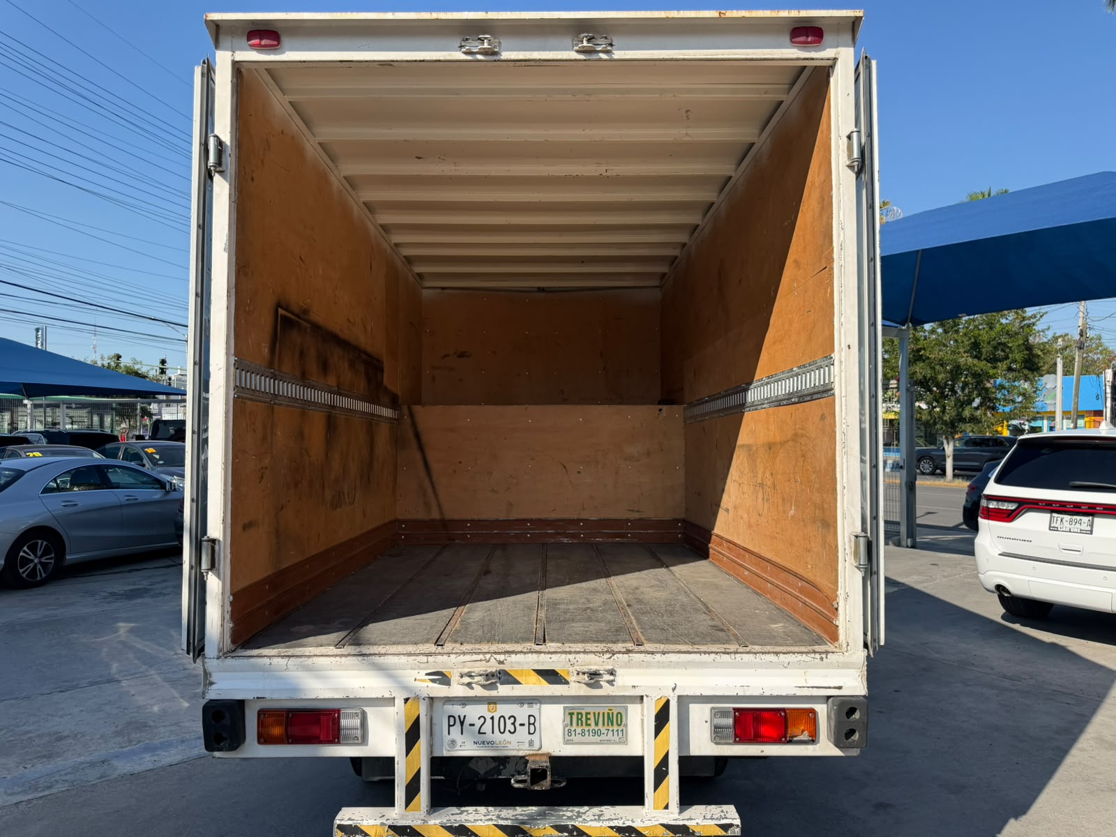 Nissan NP300 Caja Seca 2024