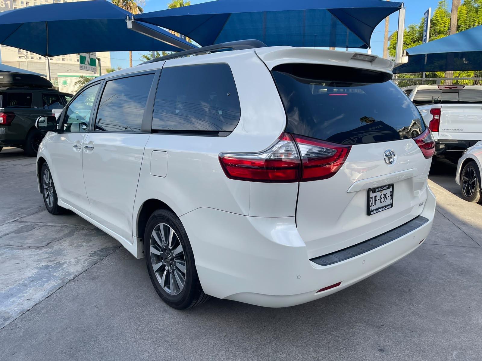 TOYOTA SIENNA XLE 2020