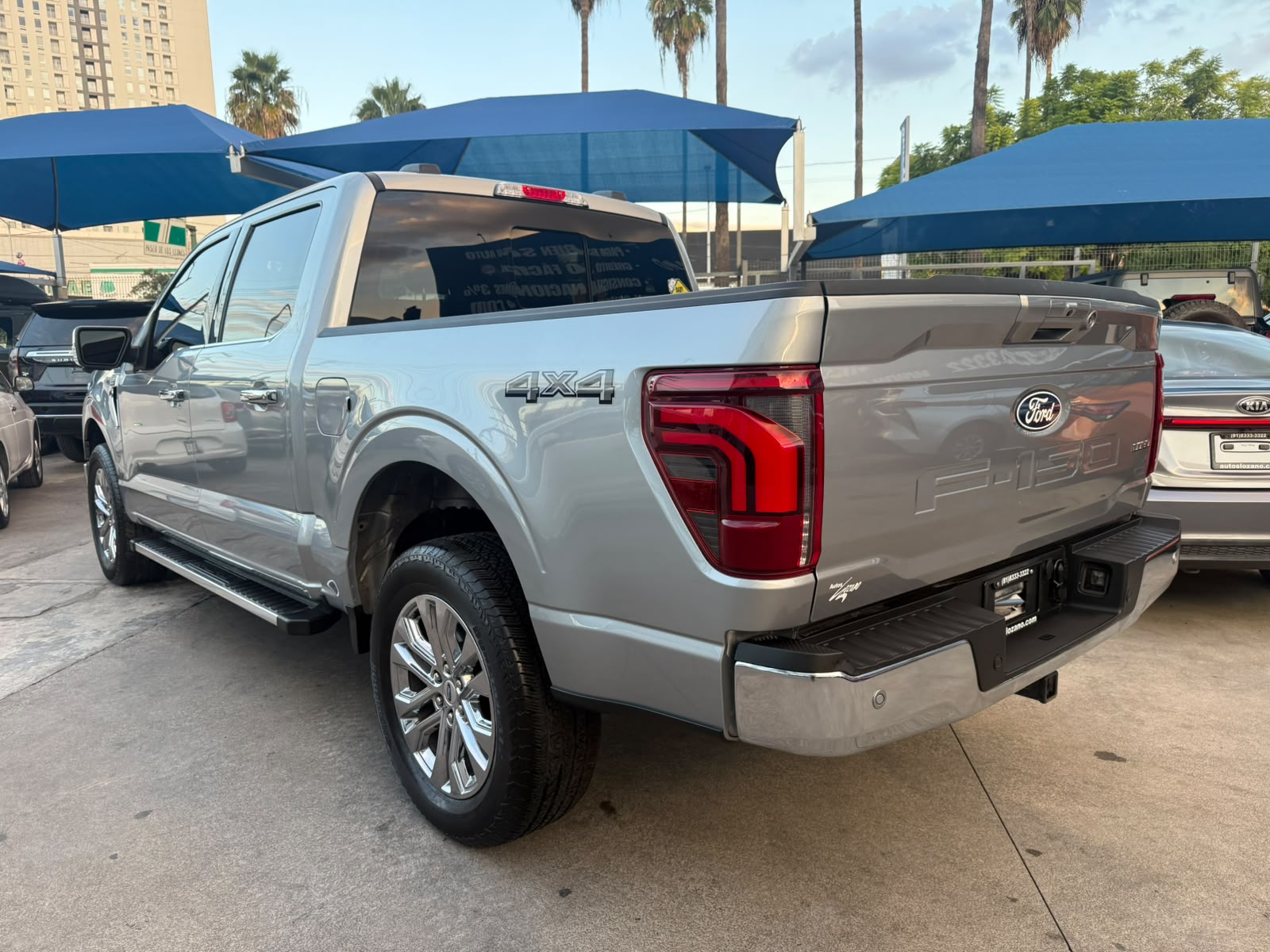 FORD LOBO LARIAT 2025
