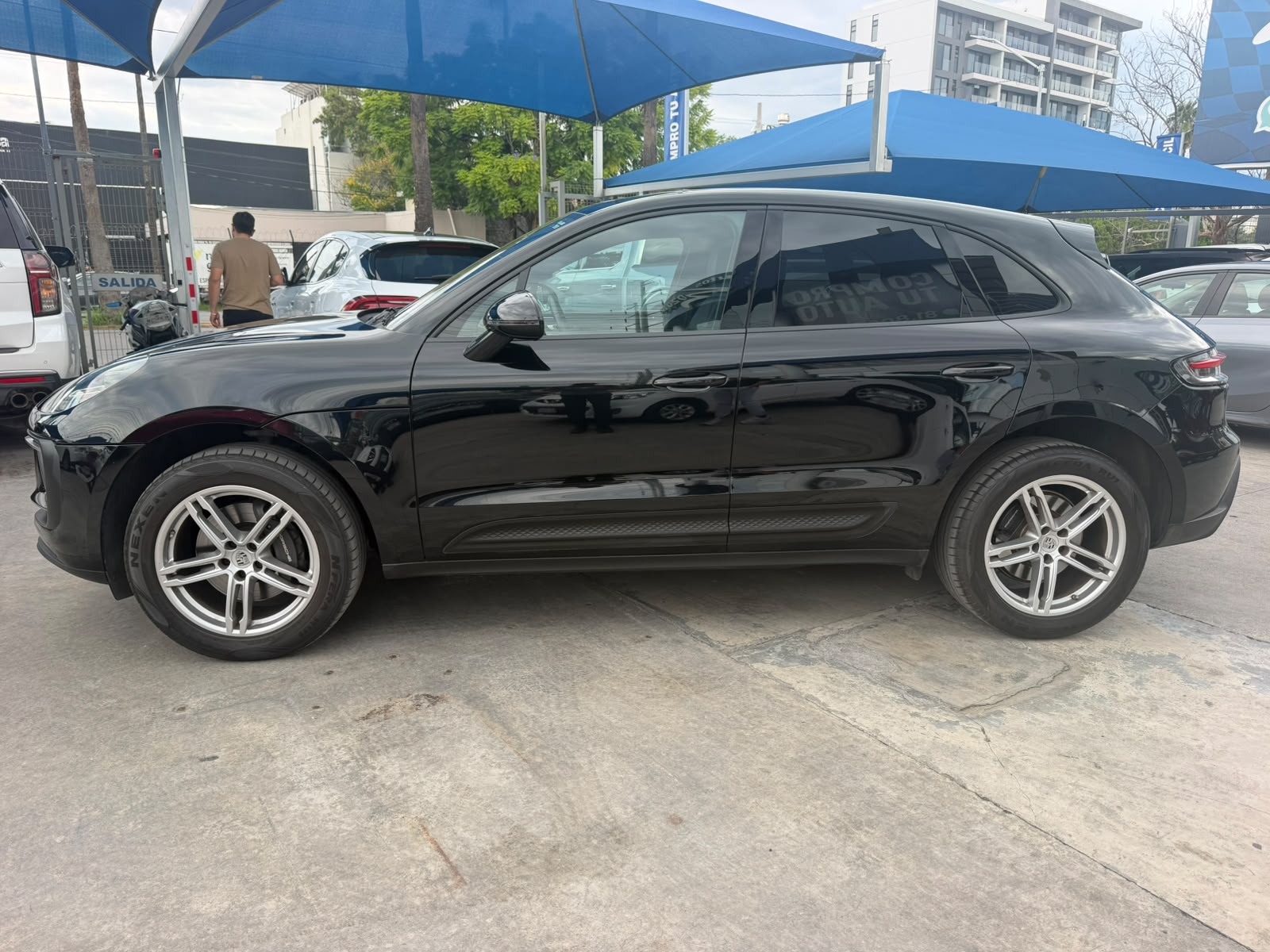 PORSCHE MACAN 2025